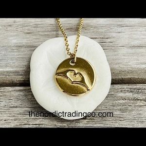 Love Hand Gesture Womens / Girls Gold Pl Necklace Heart Hand Sign GP Chain New